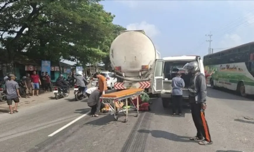 Belok Mendadak, Pengendara Motor di Lamongan Tewas Tertabrak Truk Semen