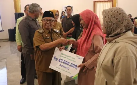Melalui DBHCHT, Ribuan Petani di Blitar Terima Bantuan Jaminan Sosial Ketenagakerjaan Lewat Program Aji Tani