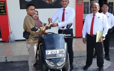 Polisi di Bondowoso Kembalikan Motor Korban Penggelapan