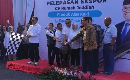 Bank Jatim Dukung Ekspor Produk 8.872 Pasang Alas Kaki Buatan CV Rumah Jeddiah ke Kuwait
