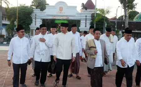 Bupati Lindra dan Forkopimda Salat Iduladha di Masjid Agung Tuban