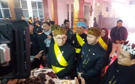 Yadnya Kasada, Fadli Zon Resmi Jadi Sesepuh Kehormatan Suku Tengger