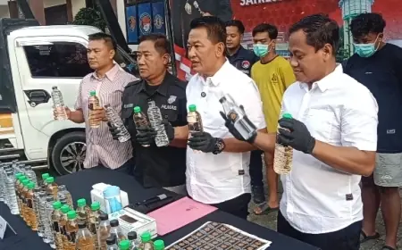 Polres Jombang Berhasil Gagalkan Peredaran 1.300 Botol Arak Bali