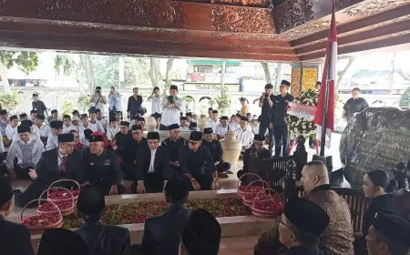 Haul ke-55 Bung Karno di Kota Blitar, Ratusan Kader PDIP Jatim Ziarah Kebangsaan di Makam Sang Proklamator