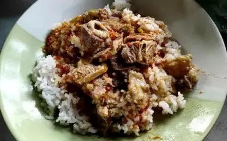 Sensasi Pedas Tetelan Sapi Khas Mojo di Warung Bu Liana
