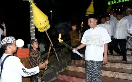 Ziarah Makan Ki Ronggo dan Pawai Obor Awali Kegiatan Festival Muharram di Bondowoso