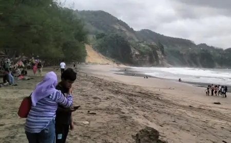 Cuaca Buruk dan Air Pasang di Pantai Sine Tulungagung, Wisata Masih Aman Tapi Pengunjung Harus Waspada