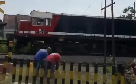 Warga dan Petugas JPL di Tulungagung, Selamatkan Perempuan yang Mencoba Akhiri Hidup di Rel Kereta