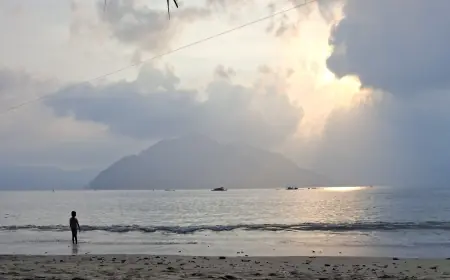 Pantai Mutiara Trenggalek Diserbu Wisatawan saat Libur Sekolah, Kunjungan Naik Tiga Kali Lipat