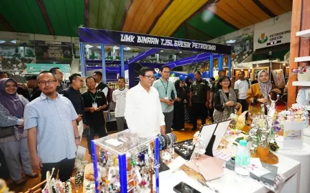 Petrokimia Gresik Dorong Pemberdayaan UMKM Lokal lewat PetroNite Fest 2025