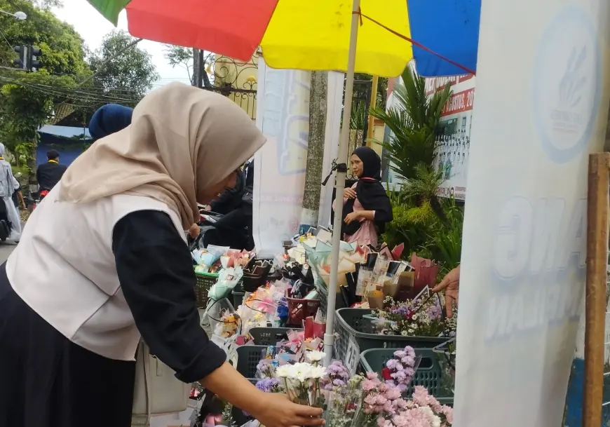 Diburu saat Wisuda, Bisnis Buket Bunga di Malang Raup Cuan Besar