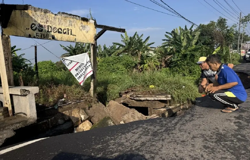 Telan Anggaran Rp15 Miliar, Jalan Bringkang–Menganti Ambrol, Ini Alasan DPUTR Gresik