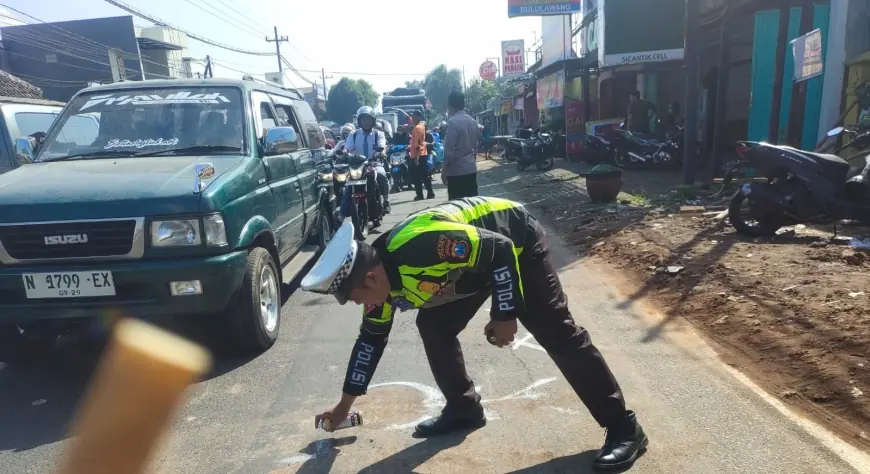 Pemotor di Malang Ditabrak Truk usai Tergerlincir, Ibu dan Anak Tewas di Tempat