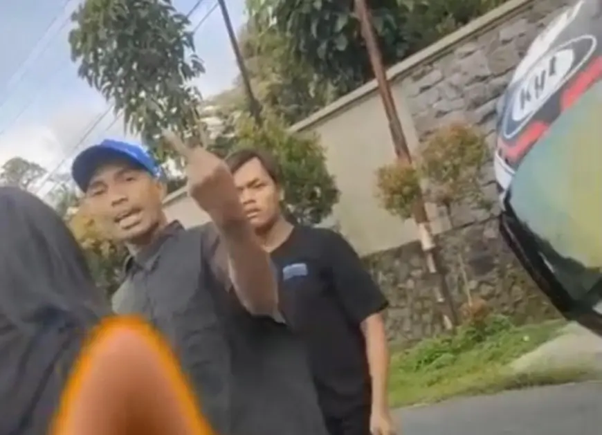 Tak Terima Ditegur Pemotor, Pengendara Mobil Aniaya Dua Wanita di Mojokerto