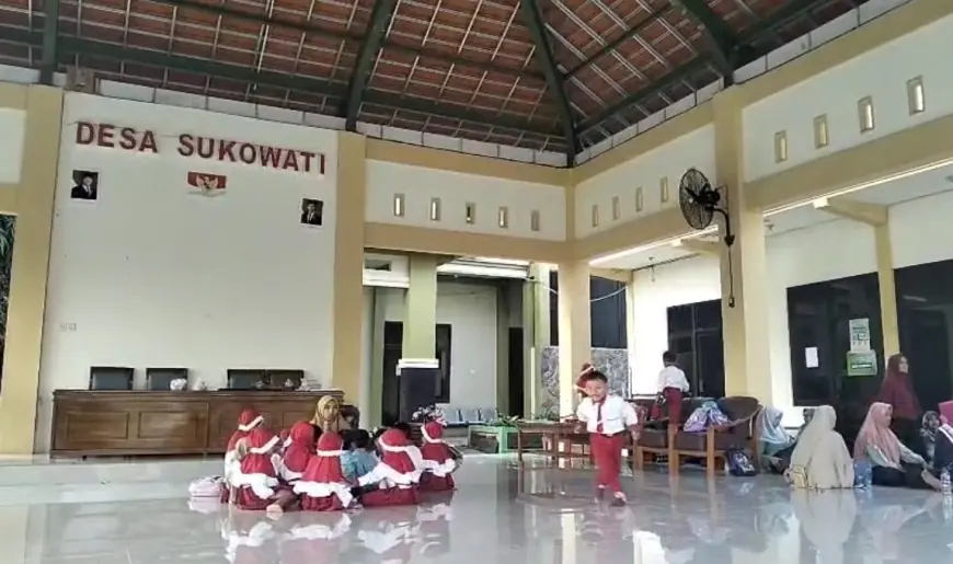 Gegara Bau Menyengat dari Pabrik Tembakau di Bojonegoro, Siswa PAUD dan TK Terpaksa Belajar di Balai Desa