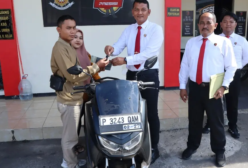 Polisi di Bondowoso Kembalikan Motor Korban Penggelapan