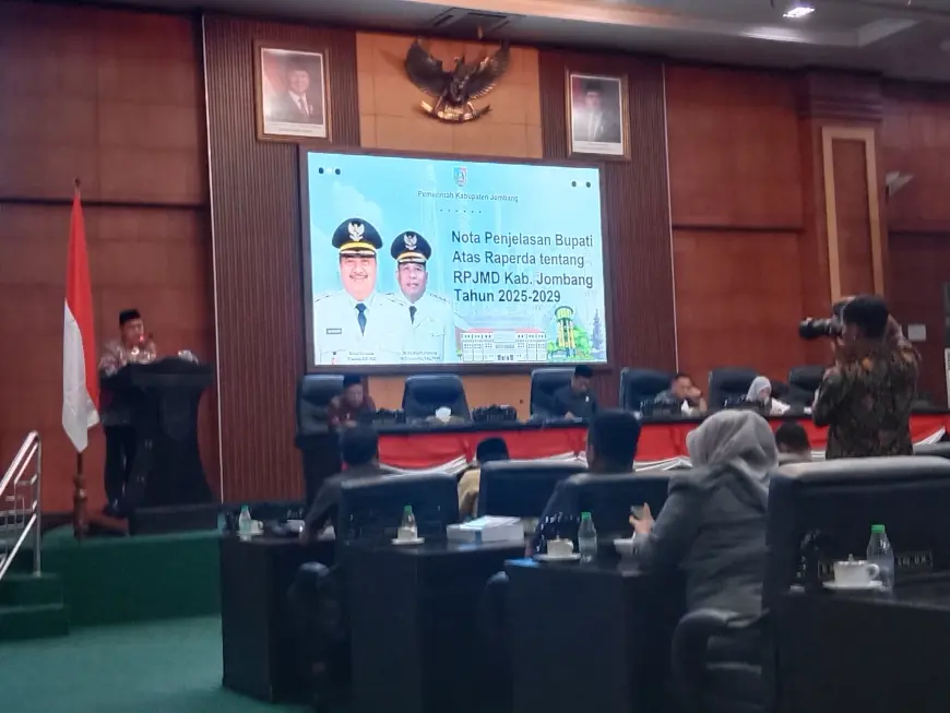 DPRD Jombang Gelar Paripurna Nota Penjelasan Bupati atas Raperda RPJMD Tahun 2025-2029