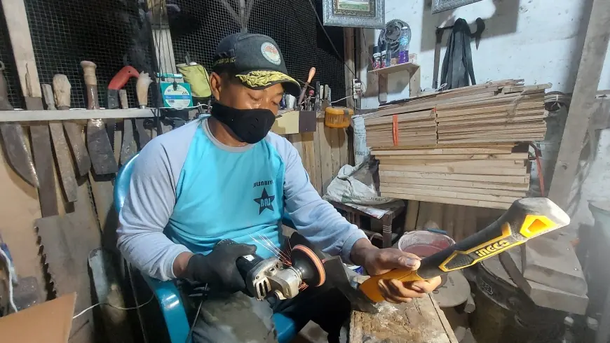 Berkah Iduladha, Perajin Pisau di Kota Probolinggo Banjir Orderan