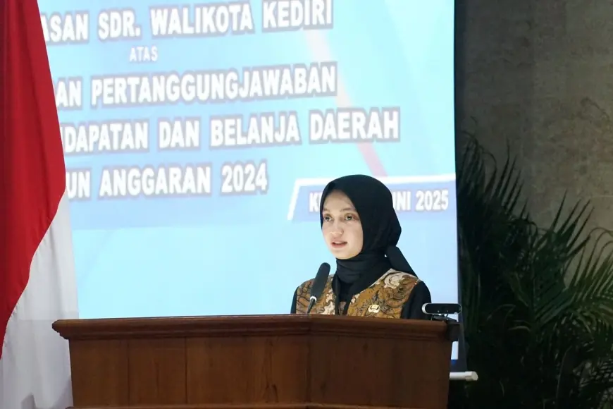 Vinanda Sampaikan Penjelasan Rancangan Pertanggungjawaban APBD Kota Kediri Tahun 2024