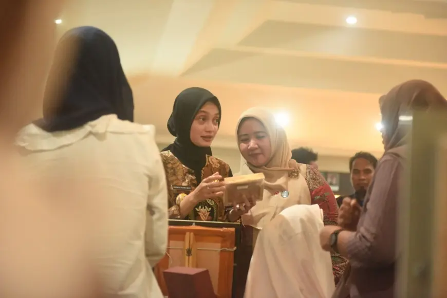 Beri Arahan pada Kurasi Produk Kerajinan Kota Kediri, Mbak Wali Harapkan Peningkatan Kualitas