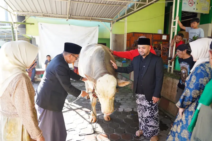 Pemkot Batu Serahkan Hewan Kurban, Tegaskan Komitmen Sosial dan Keagamaan
