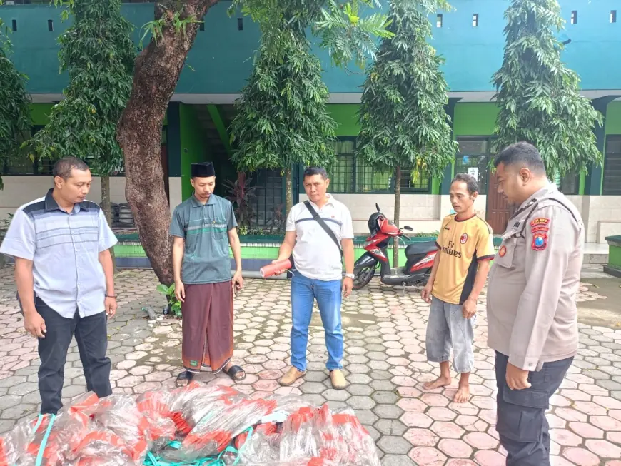 Polisi Selidiki Pemilik Balon Udara Berisi Petasan yang Jatuh di Atap MAN Kota Blitar