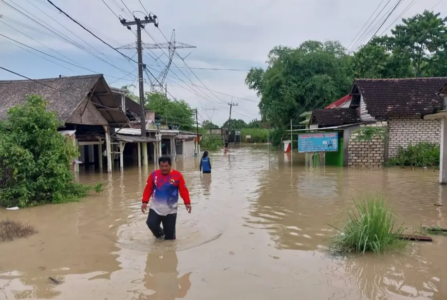 Semalaman Diguyur Hujan, Lima Kecamatan di Jombang Terendam Banjir