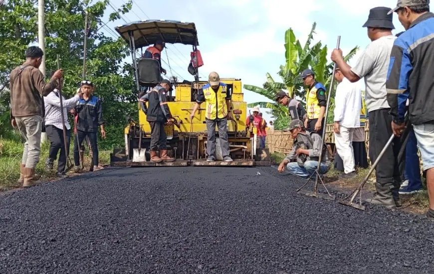Trial Aspal Perbaikan Jalan di Bondowoso Mulai Dilakukan