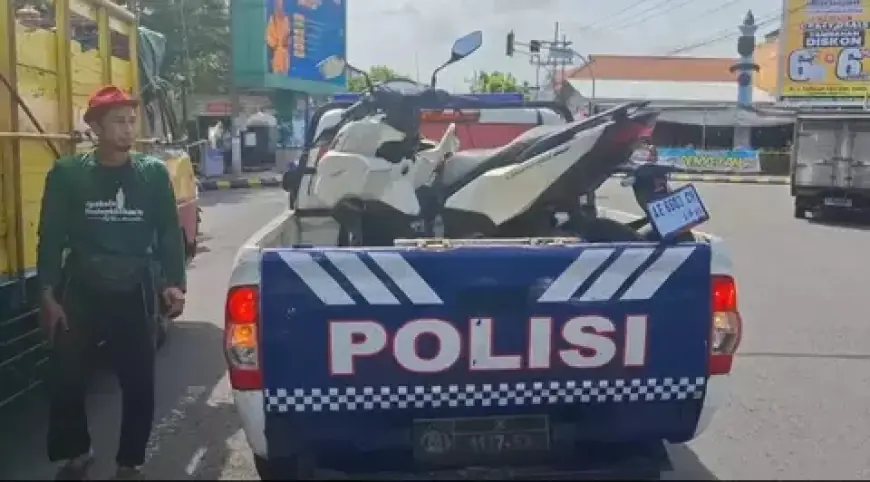 Truk Terguling di Simpang Lima Madiun, Diduga Terobos Lampu Merah