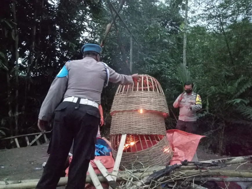 Polres Malang Bongkar Arena Judi Sabung Ayam di Pakisaji, Pelaku Kabur Tinggalkan Tempat dan Kenangan
