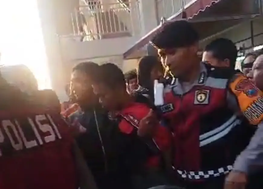 Tertangkap Basah Mencuri Motor di Pasar Among Tani, Pemuda Ini Sempat Jadi Samsak Warga