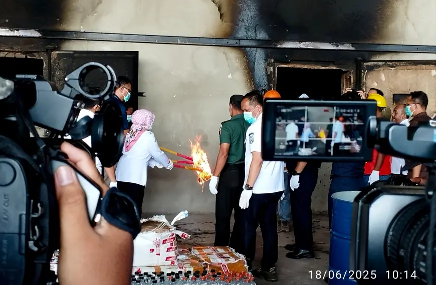 Pemusnahan Rokok dan Minol Ilegal Capai Rp4,9 Miliar, Pemkab Malang: Ini Bukti Nyata Lawan Pelanggaran Cukai