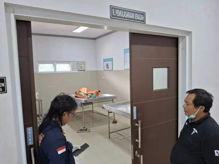 Perahu Pecah Dihantam Ombak, Nelayan Asal NTB Ditemukan Tewas di Tulungagung