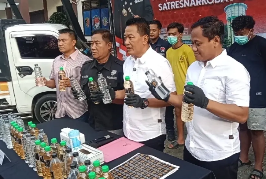 Polres Jombang Berhasil Gagalkan Peredaran 1.300 Botol Arak Bali