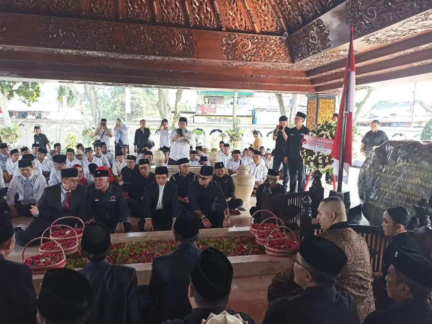 Haul ke-55 Bung Karno di Kota Blitar, Ratusan Kader PDIP Jatim Ziarah Kebangsaan di Makam Sang Proklamator