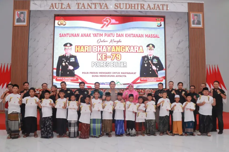 Mengisi Waktu Libur Sekolah, Anak-Anak di Blitar Ikuti Khitanan Massal di Polres Blitar