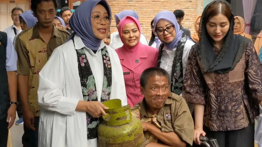 Kemensos Salurkan Bantuan Usaha untuk Kampung Inklusif di Trenggalek
