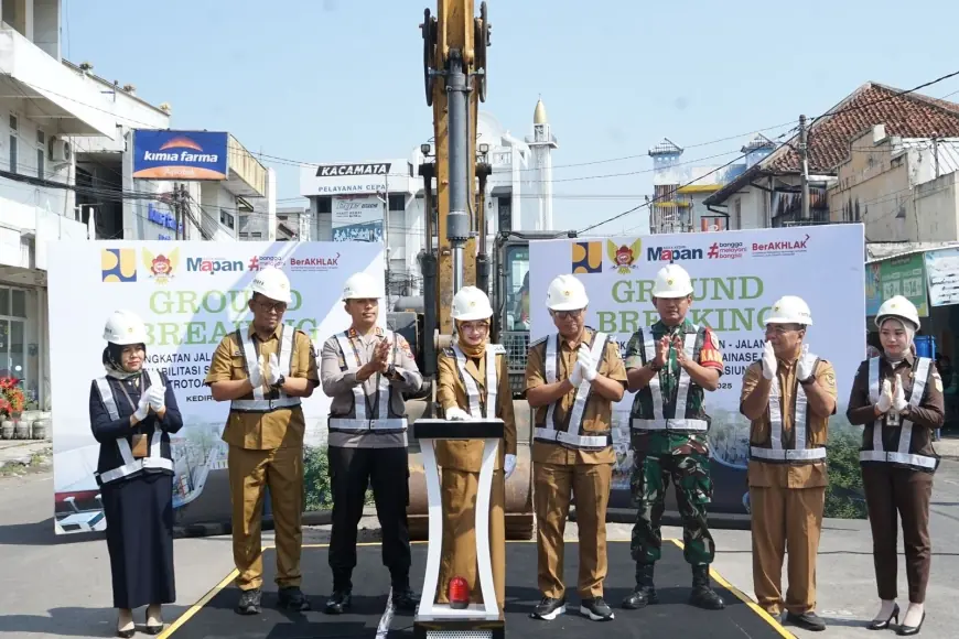 Mbak Wali Groundbreaking Peningkatan Jalan Stasiun – Jalan PJKA Serta Rehabilitasi Saluran Drainase dan Trotoar