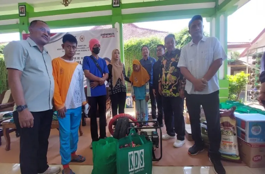 Anggota DPR RI Dini Rahmania Salurkan Bantuan ATENSI untuk Warga Disabilitas di Probolinggo