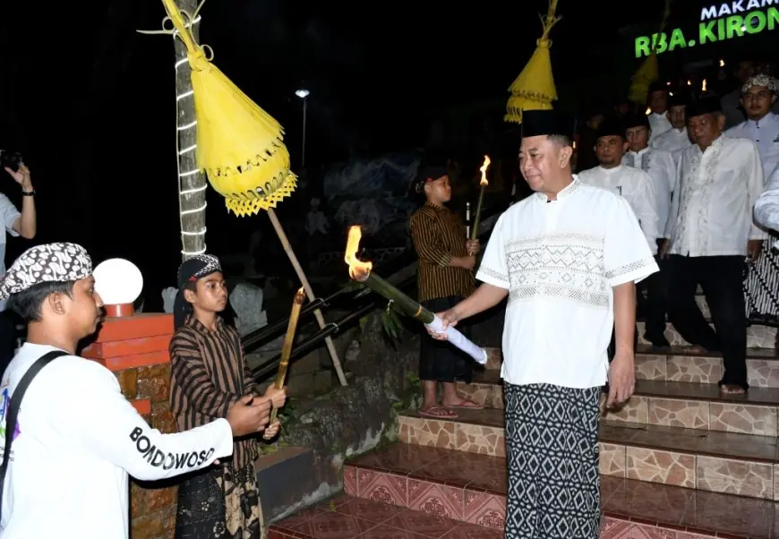 Ziarah Makan Ki Ronggo dan Pawai Obor Awali Kegiatan Festival Muharram di Bondowoso
