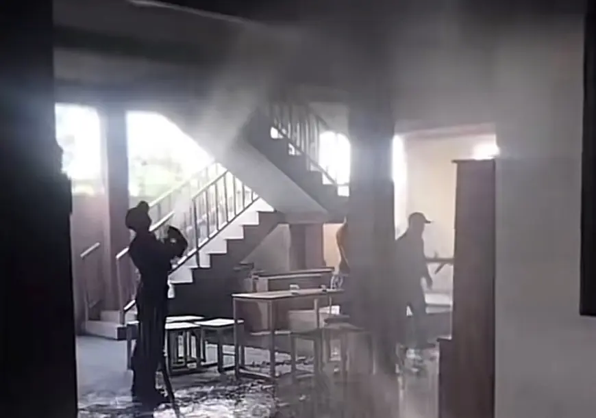 Diduga Korsleting Listrik, Kantor Dinas PUPR Perakim Kota Mojokerto Terbakar