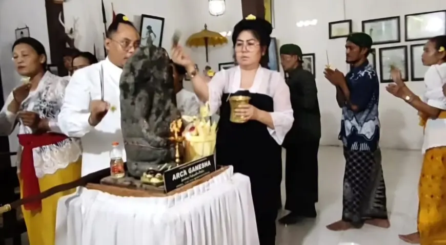 Penyucian Arca Ganesha di Situs nDalem Pojok Kediri, Dipimpin Resi Agung dari Bali pada Awal Syuro
