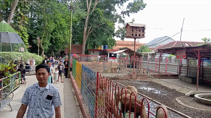 Liburan Sekolah, Wisata Taman Kebon Rojo Kota Blitar Ramai Dikunjungi Wisatawan