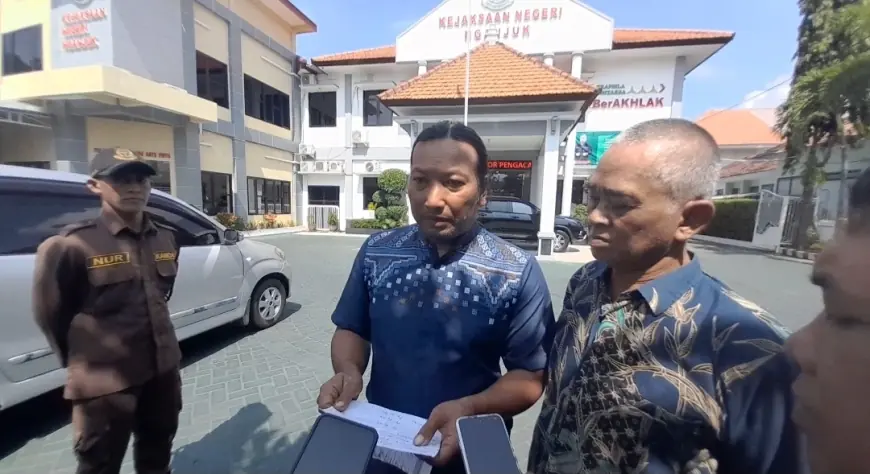 Diduga Ada Pungli PTSL, Warga Kedungdowo Datangi Kejari Nganjuk