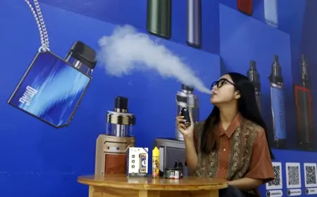 Berharap Aman Ganti Rokok dengan Vape? Penyakit Paru Tetap Mengintai