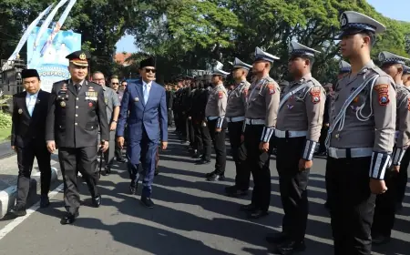 Pimpin Upacara Hari Bhayangkara ke-79, Kapolresta Malang Kota Tegaskan "Polri untuk Masyarakat"