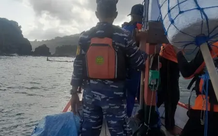 Bangkai Kapal KM Sinar Asal Puger Jember Ditemukan di Trenggalek, Enam ABK Masih Hilang