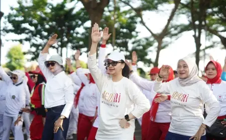 Senam Bersama Ratusan Lansia, Mbak Cicha: Supaya Tetap Bugar di Usia Senja