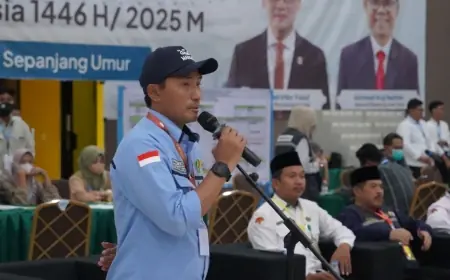 Tak Hanya Jemaah, Petugas Juga Punya Kisah: Perjuangan Ketua Kloter SUB 16 di Tanah Suci