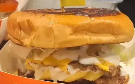 Burger Khas Amerika di Surabaya Raup Omzet Rp15 Juta per Hari